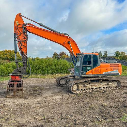 Doosan DX255 LC - Escavadora de rastos: foto 1 Doosan DX255 LC - Escavadora de rastos: foto 1