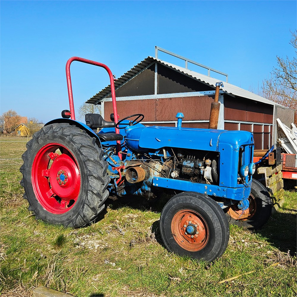Ford T2 - Trator: foto 1 Ford T2 - Trator: foto 1