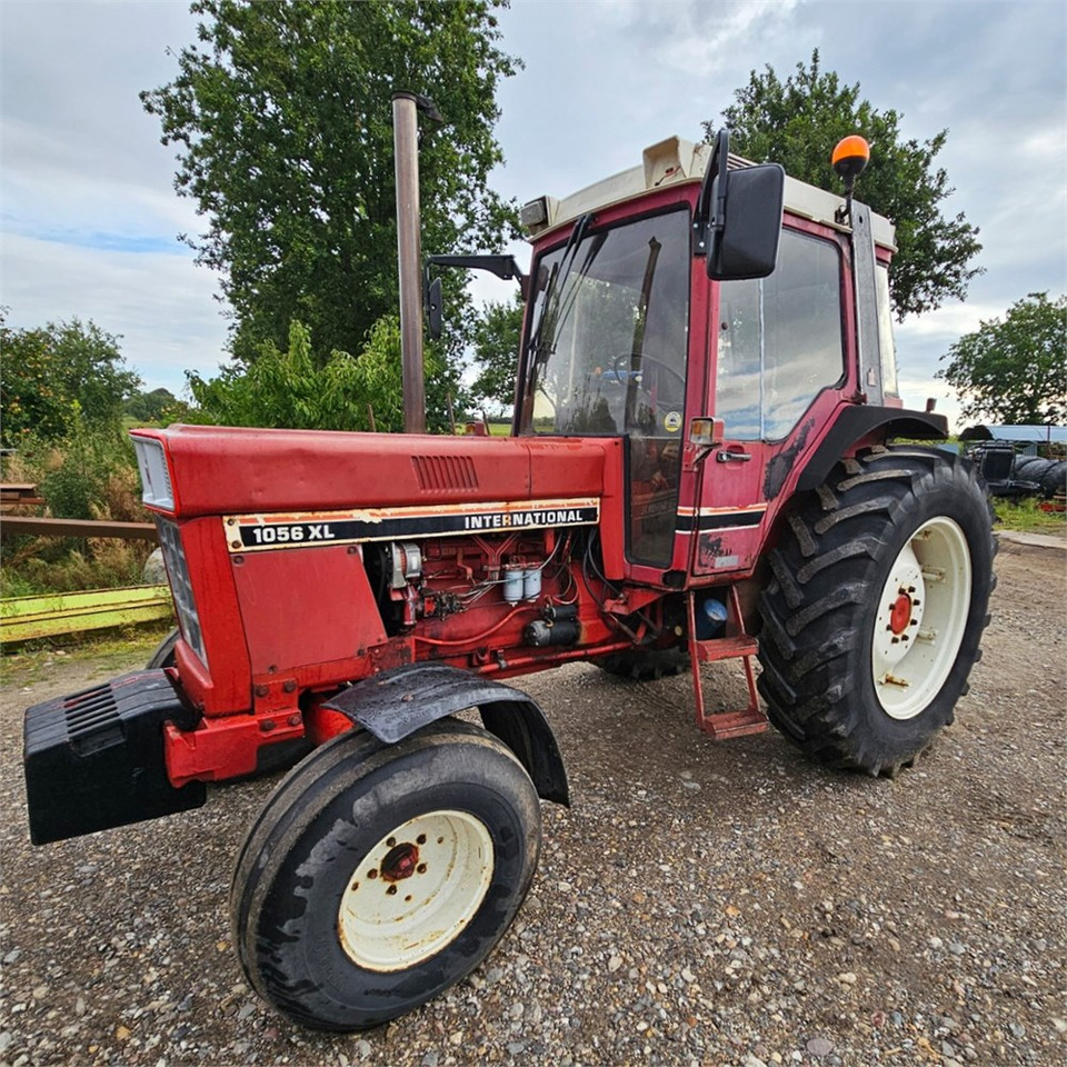 IH 1056 XL 2 WD - Trator: foto 1 IH 1056 XL 2 WD - Trator: foto 1