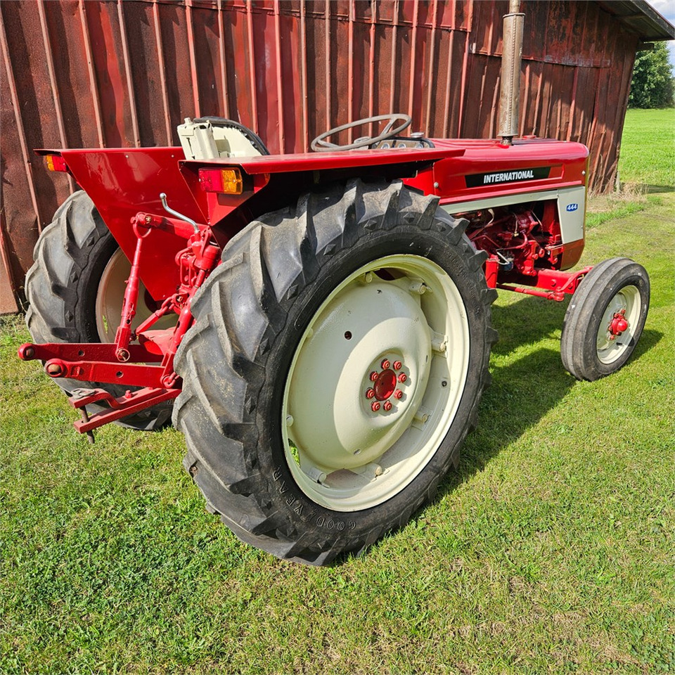 IH 444 - Trator: foto 4 IH 444 - Trator: foto 4