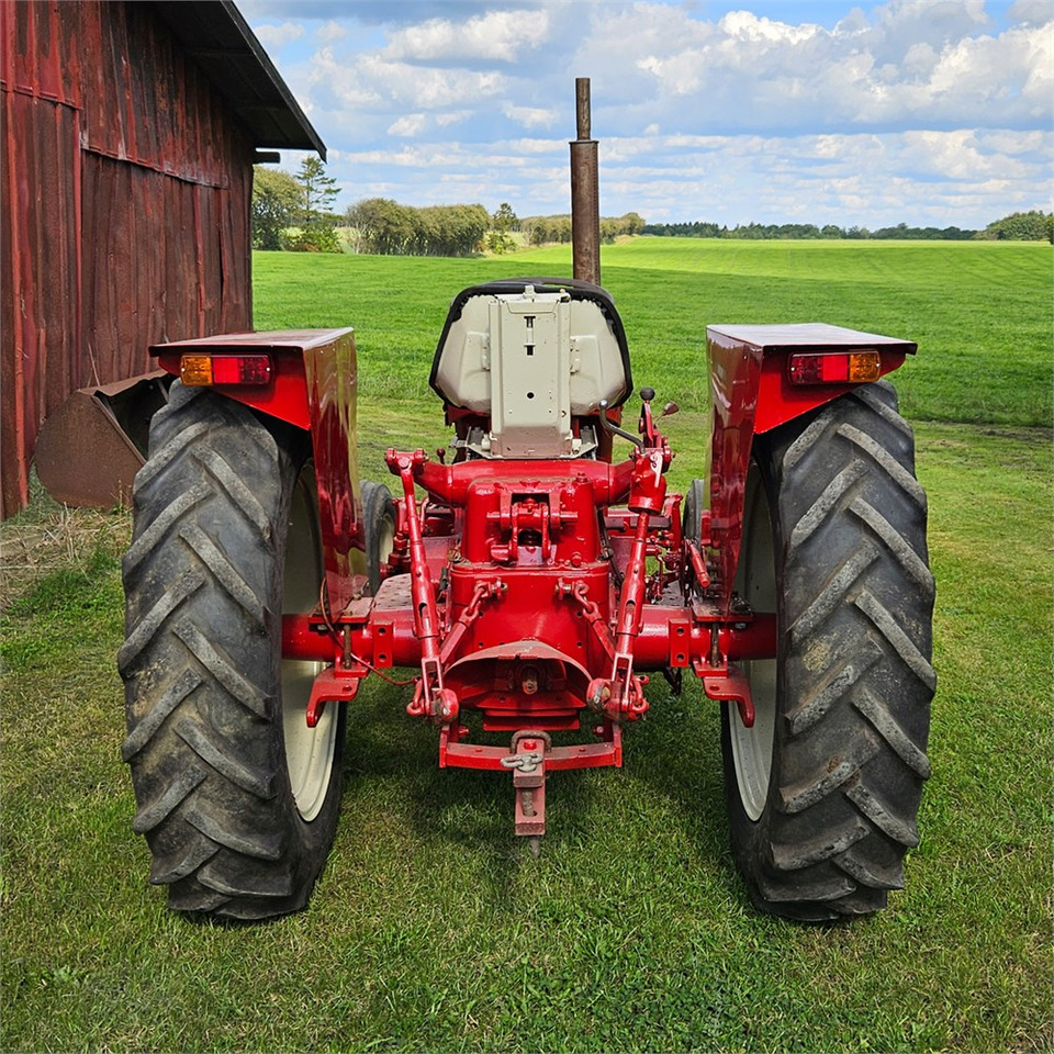 IH 444 - Trator: foto 5 IH 444 - Trator: foto 5