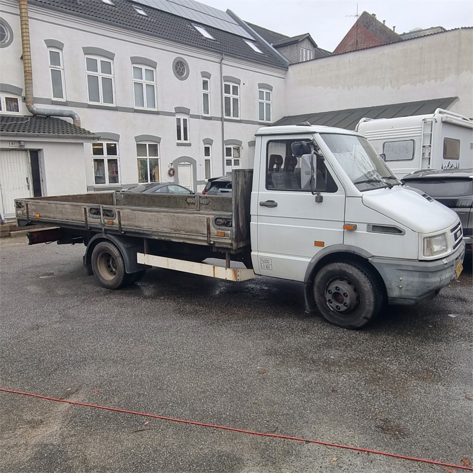 Iveco Daily 50C13, 2,8 TD - Camião de caixa aberta/ Plataforma: foto 1 Iveco Daily 50C13, 2,8 TD - Camião de caixa aberta/ Plataforma: foto 1