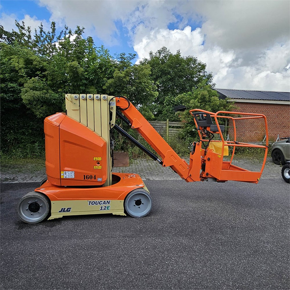 JLG Toucan 12 E - Plataforma de mastro vertical: foto 3 JLG Toucan 12 E - Plataforma de mastro vertical: foto 3