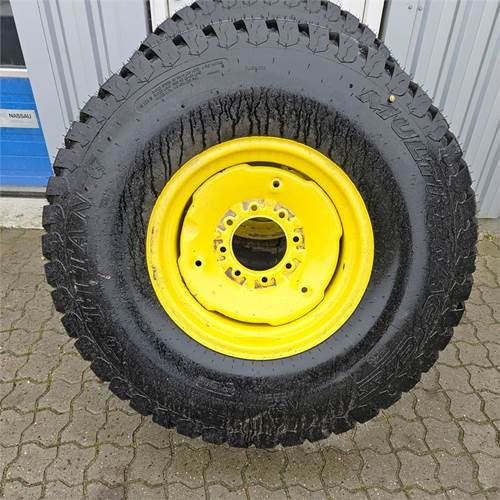 John Deere 2 styk - Trator: foto 1 John Deere 2 styk - Trator: foto 1