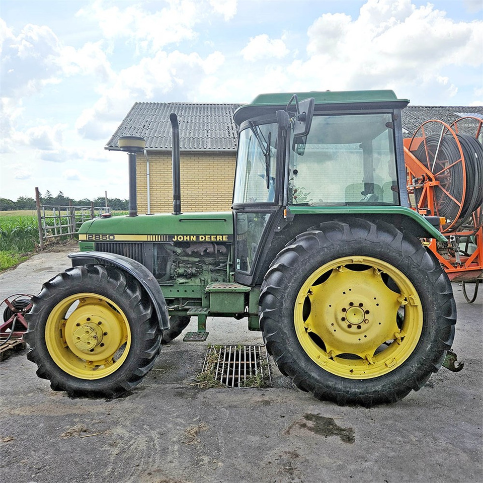 John Deere 2850 MFWD - Trator: foto 5 John Deere 2850 MFWD - Trator: foto 5