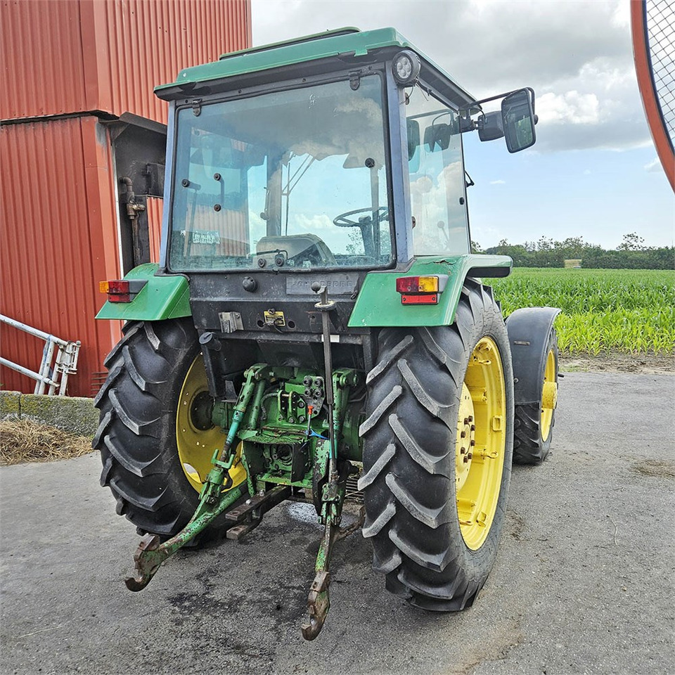 John Deere 2850 MFWD - Trator: foto 3 John Deere 2850 MFWD - Trator: foto 3
