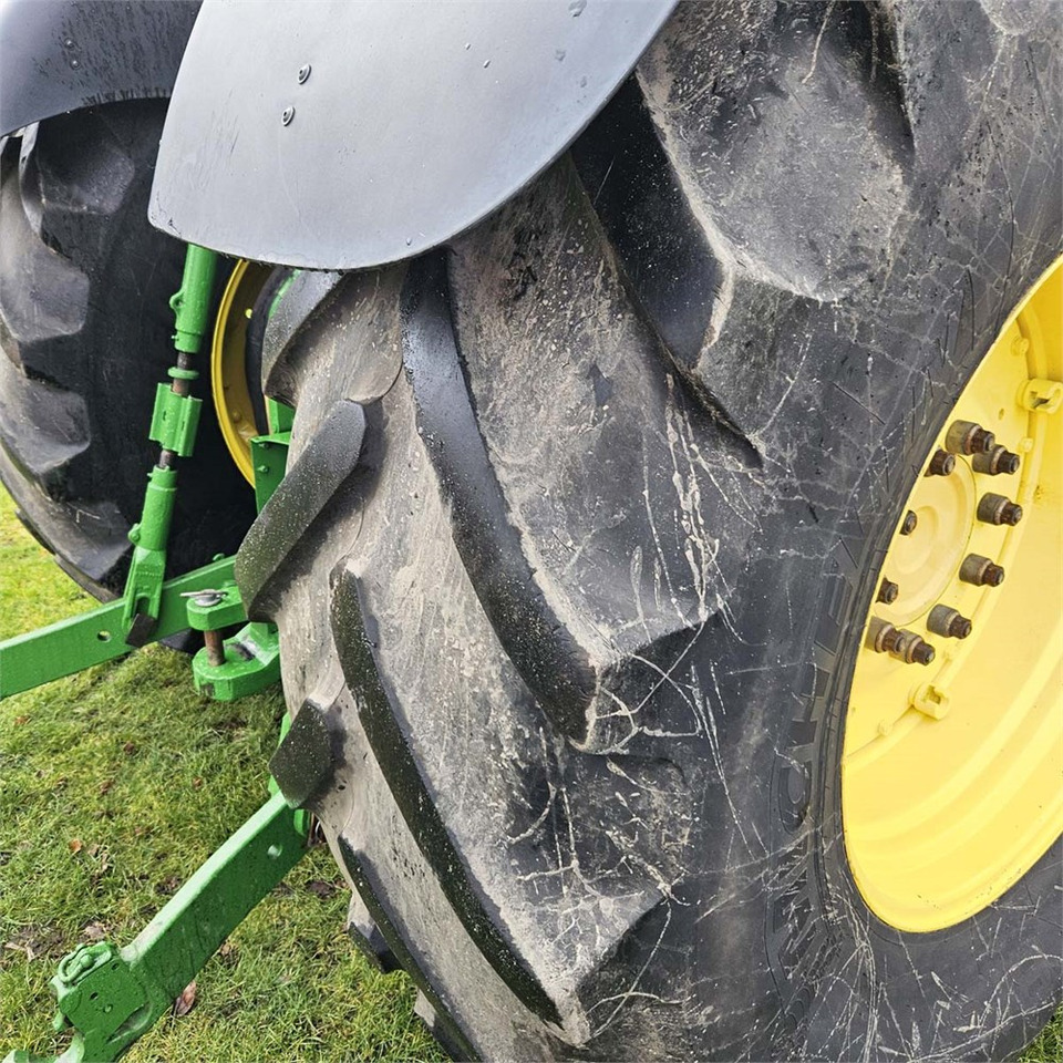 Trator John Deere 6210 R: foto 40