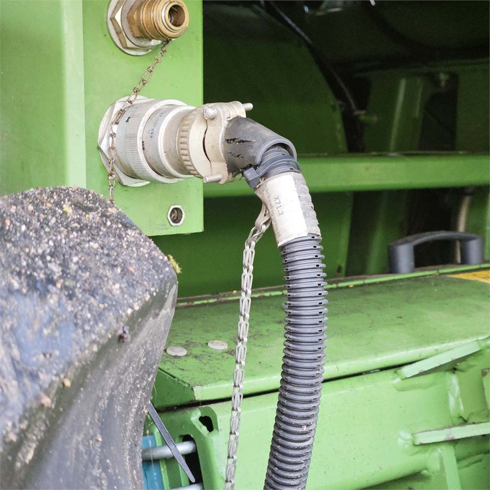 Trator John Deere 6210 R: foto 23