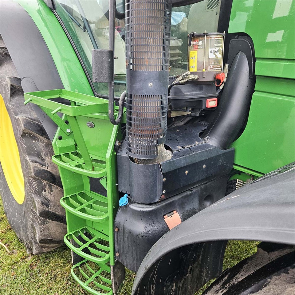 Trator John Deere 6210 R: foto 30