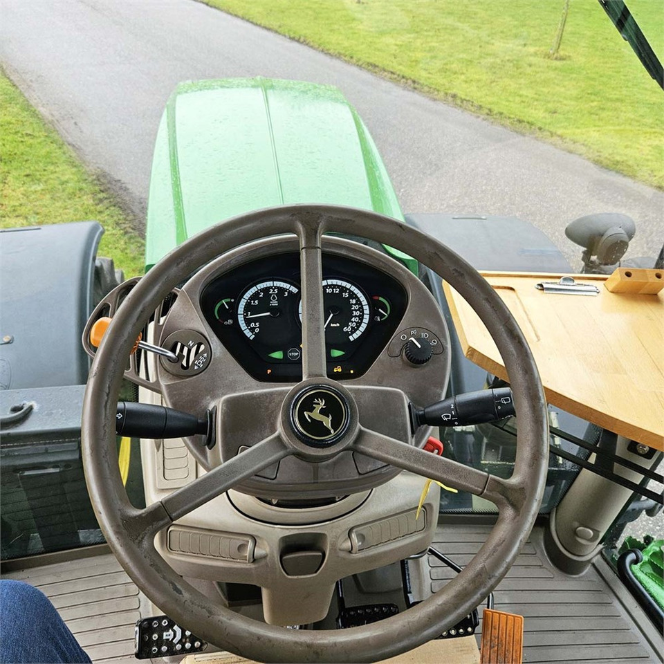 Trator John Deere 6210 R: foto 12