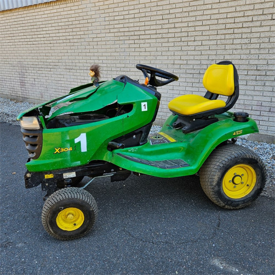 John Deere X304 - Cortador de grama: foto 1 John Deere X304 - Cortador de grama: foto 1