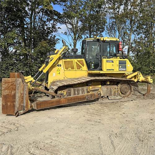 Komatsu D65 PXI-18 - Buldôzer: foto 1 Komatsu D65 PXI-18 - Buldôzer: foto 1