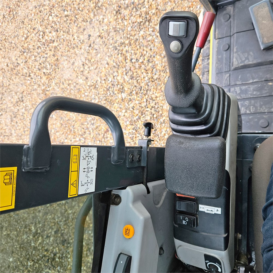 Mini escavadeira Komatsu PC20R-5: foto 10