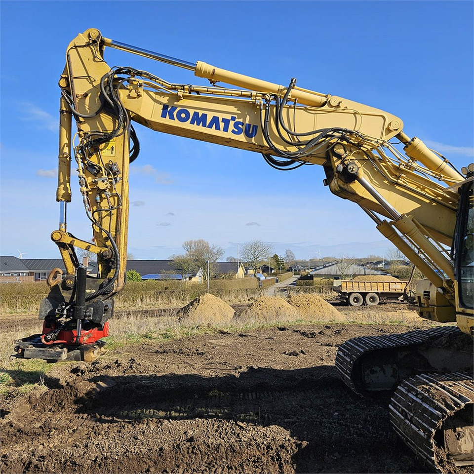 Komatsu PC210 - Escavadora de rastos: foto 4 Komatsu PC210 - Escavadora de rastos: foto 4