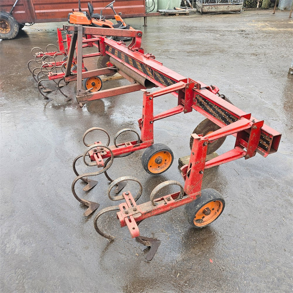 Kongskilde VBT - Maquina para lavrar a terra: foto 1 Kongskilde VBT - Maquina para lavrar a terra: foto 1