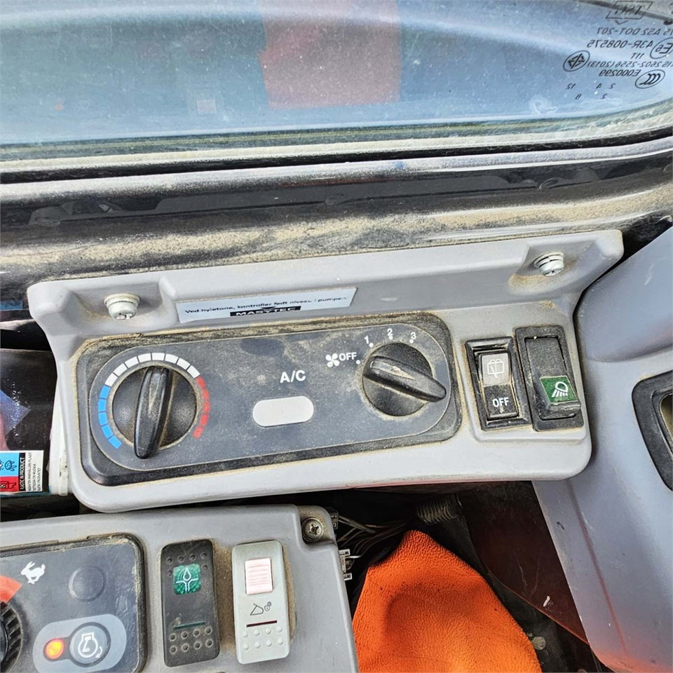 Mini escavadeira Kubota KX057-4: foto 15