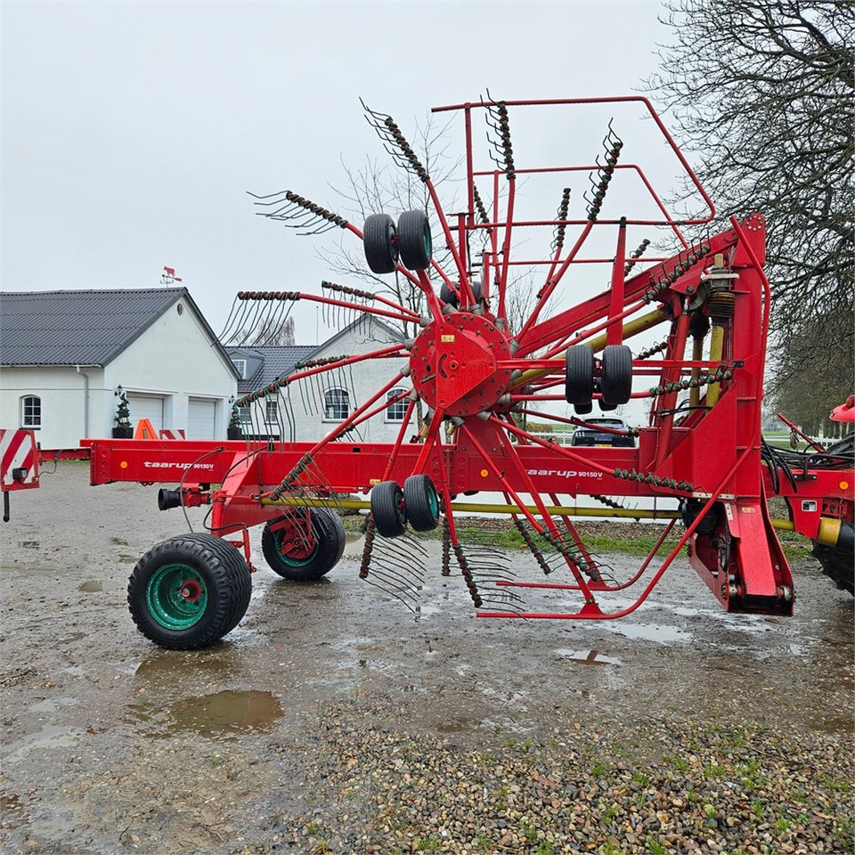 Kverneland Taarup 90150 V - Máquina para produção de feno: foto 1 Kverneland Taarup 90150 V - Máquina para produção de feno: foto 1