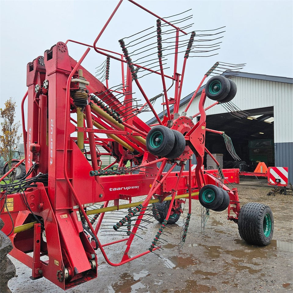 Kverneland Taarup 90150 V - Máquina para produção de feno: foto 4 Kverneland Taarup 90150 V - Máquina para produção de feno: foto 4