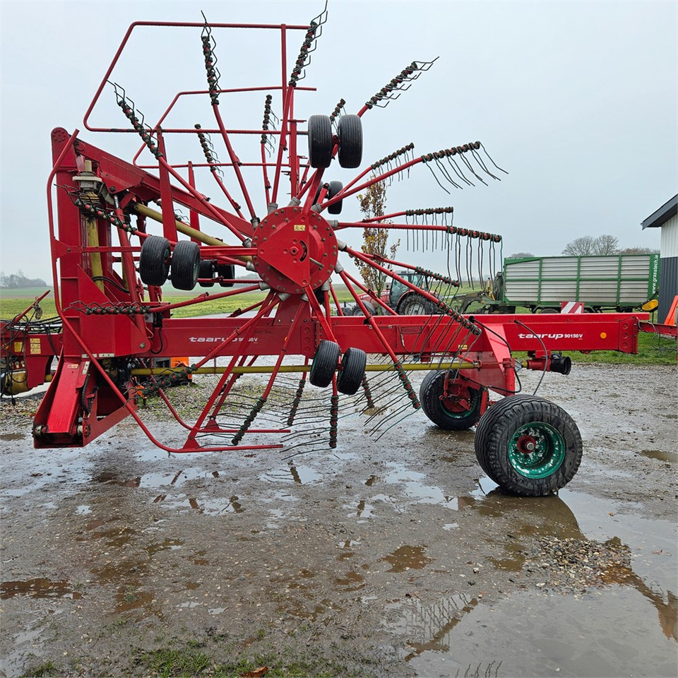 Kverneland Taarup 90150 V - Máquina para produção de feno: foto 3 Kverneland Taarup 90150 V - Máquina para produção de feno: foto 3