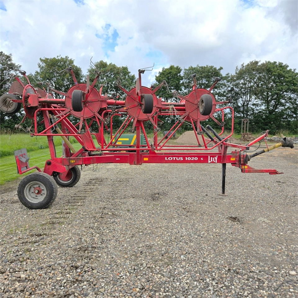 LELY Lotus 1020 s - Máquina para produção de feno: foto 2 LELY Lotus 1020 s - Máquina para produção de feno: foto 2