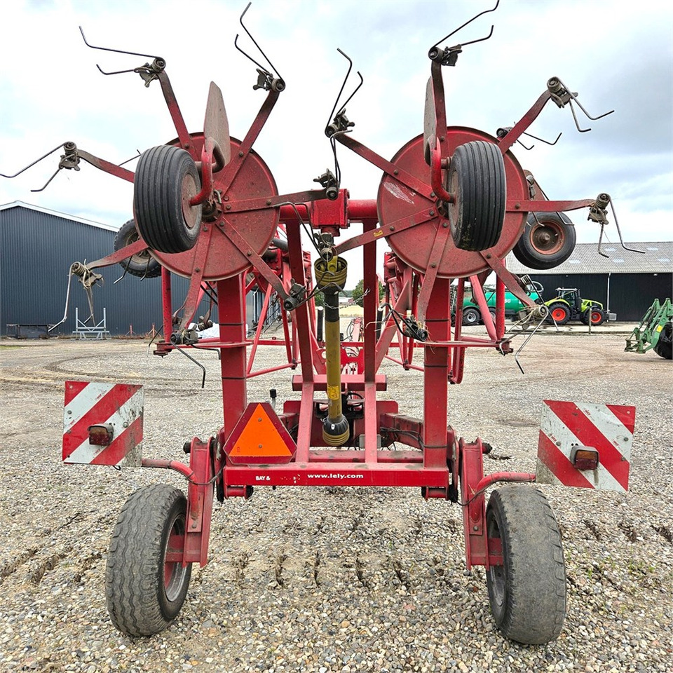 LELY Lotus 1020 s - Máquina para produção de feno: foto 4 LELY Lotus 1020 s - Máquina para produção de feno: foto 4