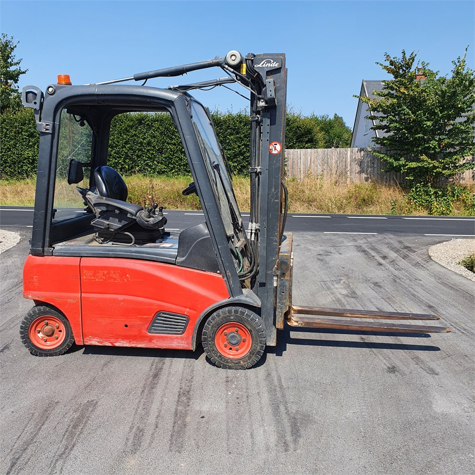 Linde H16 P-01 - Empilhador: foto 2 Linde H16 P-01 - Empilhador: foto 2