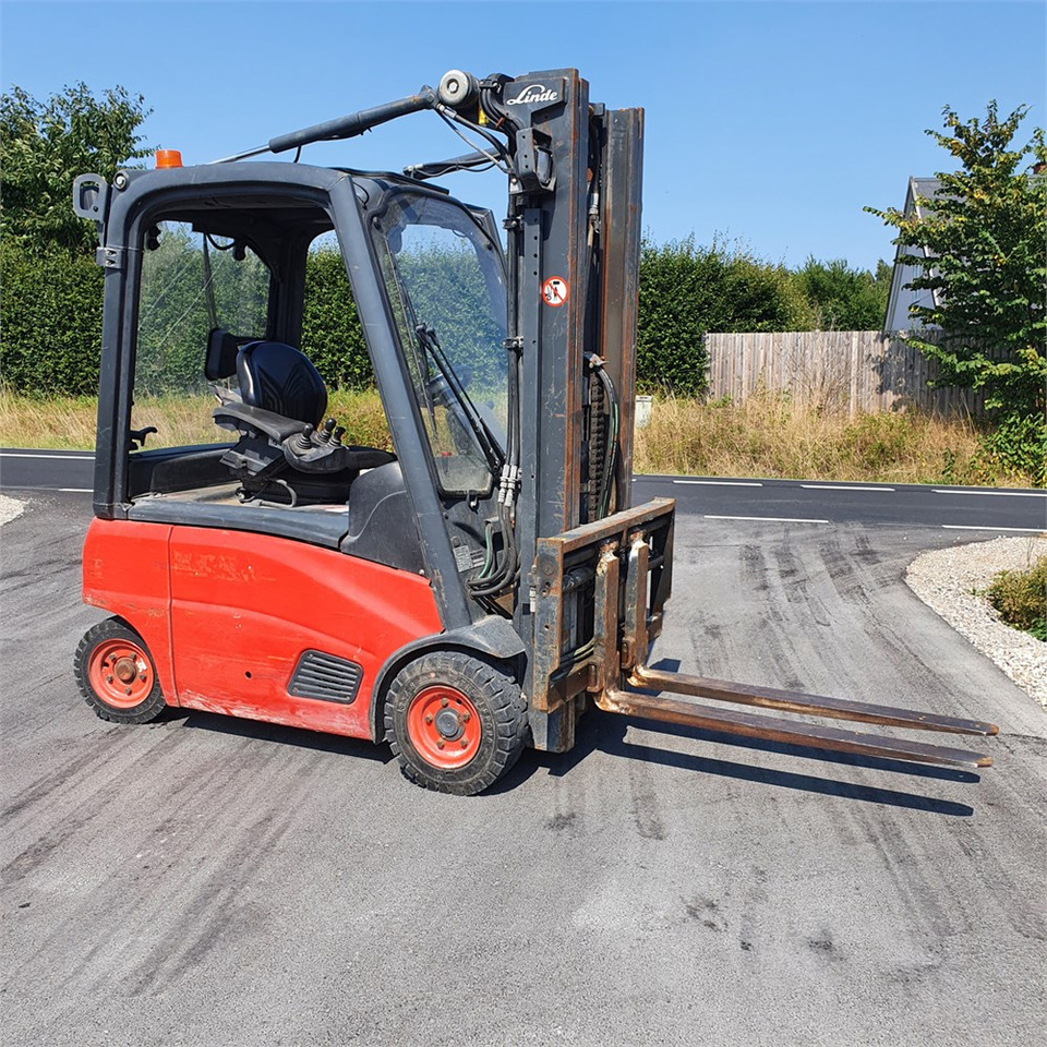 Linde H16 P-01 - Empilhador: foto 1 Linde H16 P-01 - Empilhador: foto 1