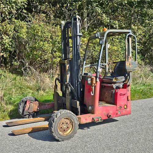 Moffett M4 25.3 - Empilhador montado em camião: foto 5 Moffett M4 25.3 - Empilhador montado em camião: foto 5