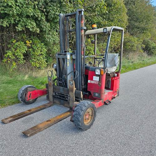 Moffett M4 25.3 - Empilhador montado em camião: foto 5 Moffett M4 25.3 - Empilhador montado em camião: foto 5
