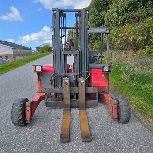 Moffett M4 25.3 - Empilhador montado em camião: foto 2 Moffett M4 25.3 - Empilhador montado em camião: foto 2
