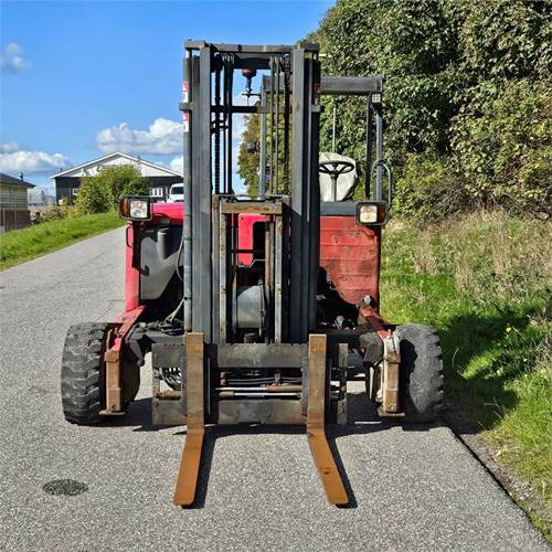 Moffett M5 25 - Empilhador montado em camião: foto 3 Moffett M5 25 - Empilhador montado em camião: foto 3