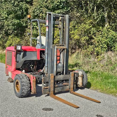 Moffett M5 25 - Empilhador montado em camião: foto 1 Moffett M5 25 - Empilhador montado em camião: foto 1