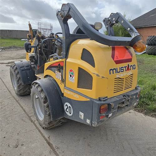 Mustang AL506 - Mini pá carregadora: foto 4 Mustang AL506 - Mini pá carregadora: foto 4