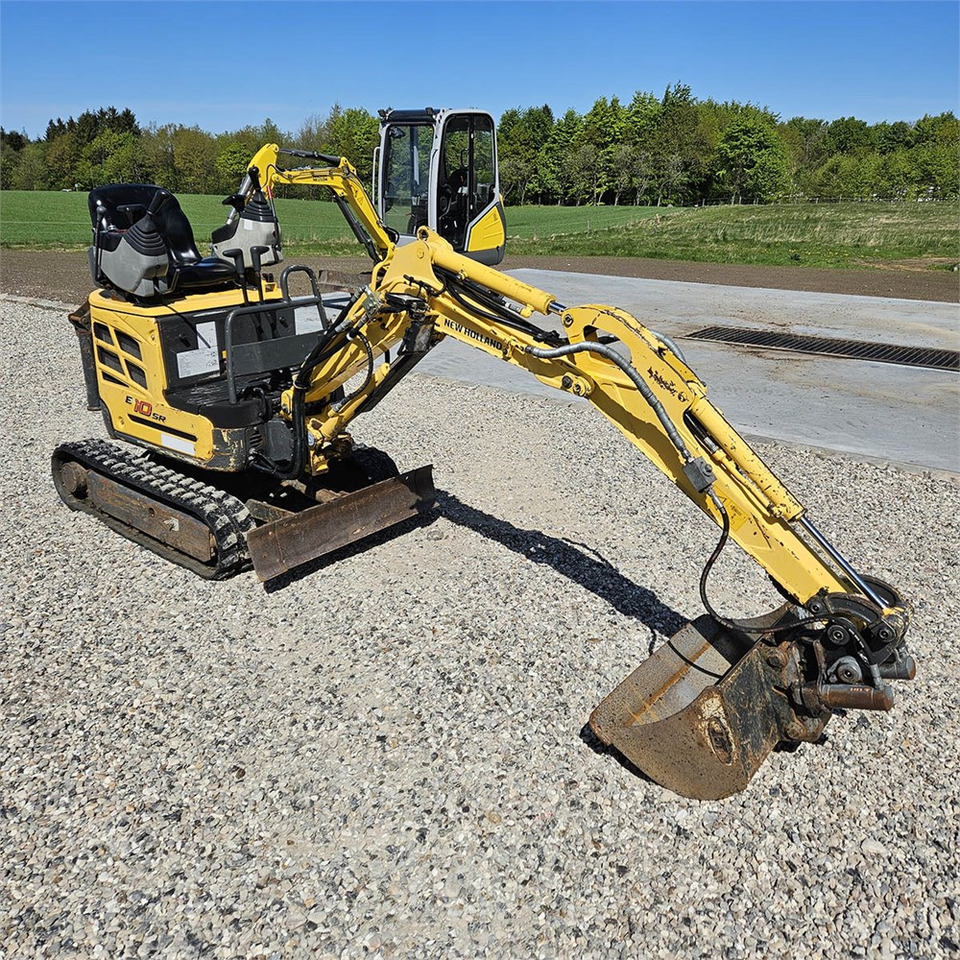 Mini escavadeira New Holland E10 SR: foto 8