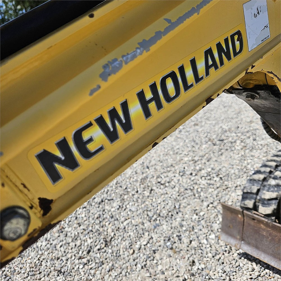 Mini escavadeira New Holland E10 SR: foto 33