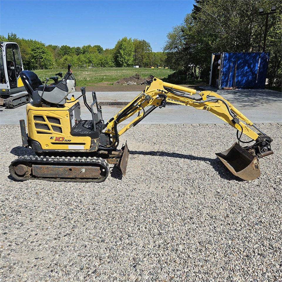 New Holland E10 SR - Mini escavadeira: foto 1 New Holland E10 SR - Mini escavadeira: foto 1