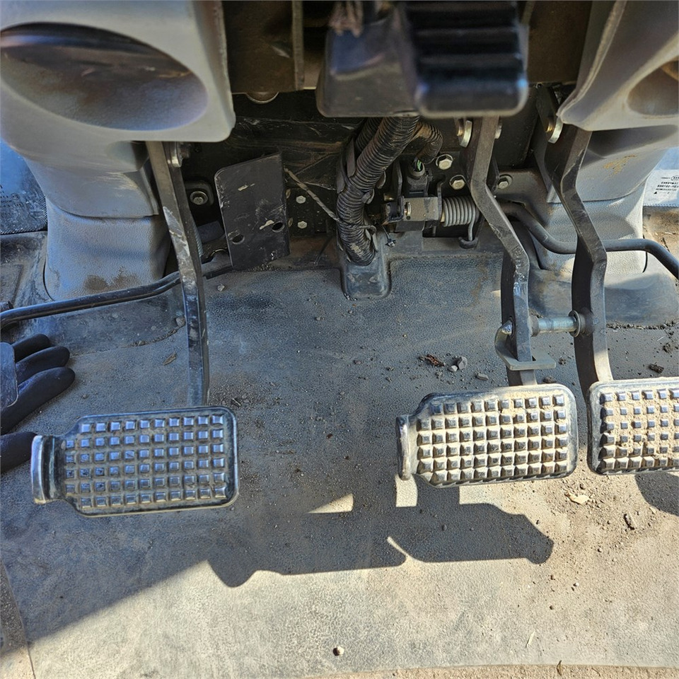 Trator New Holland T7.235 Power Command: foto 29 Trator New Holland T7.235 Power Command: foto 29