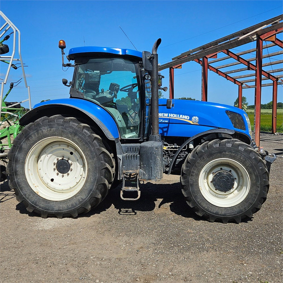 New Holland T7.235 Power Command - Trator: foto 2 New Holland T7.235 Power Command - Trator: foto 2