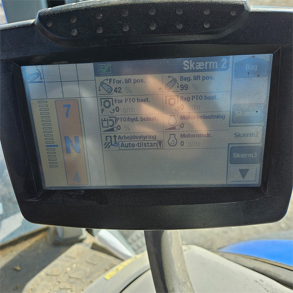 Trator New Holland T7.235 Power Command: foto 17 Trator New Holland T7.235 Power Command: foto 17