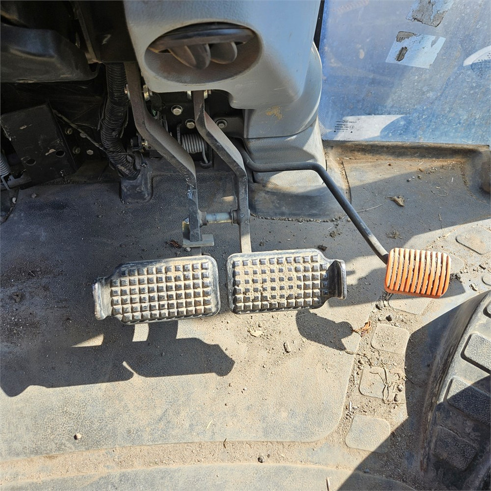 Trator New Holland T7.235 Power Command: foto 28 Trator New Holland T7.235 Power Command: foto 28