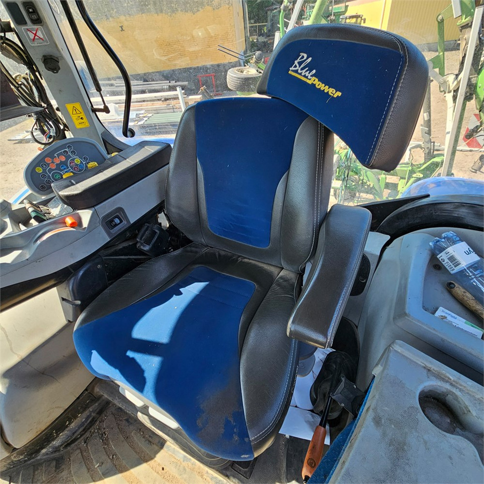 Trator New Holland T7.235 Power Command: foto 9 Trator New Holland T7.235 Power Command: foto 9
