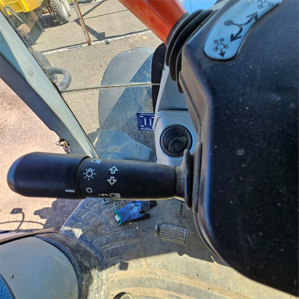 Trator New Holland T7.235 Power Command: foto 20 Trator New Holland T7.235 Power Command: foto 20