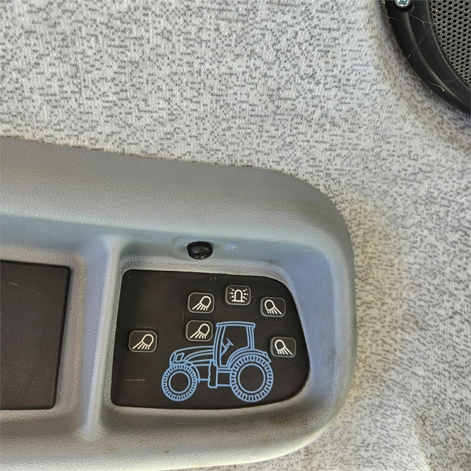 Trator New Holland T7.235 Power Command: foto 27 Trator New Holland T7.235 Power Command: foto 27