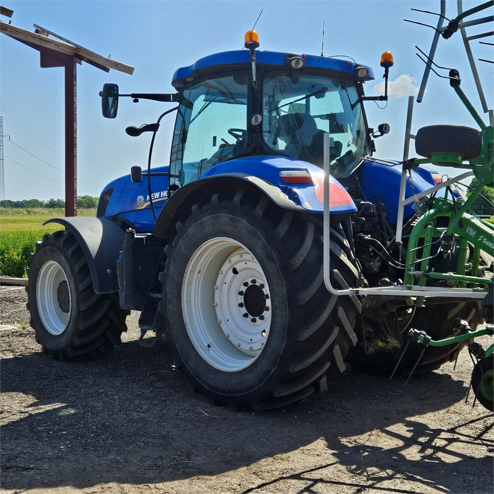 New Holland T7.235 Power Command - Trator: foto 4 New Holland T7.235 Power Command - Trator: foto 4