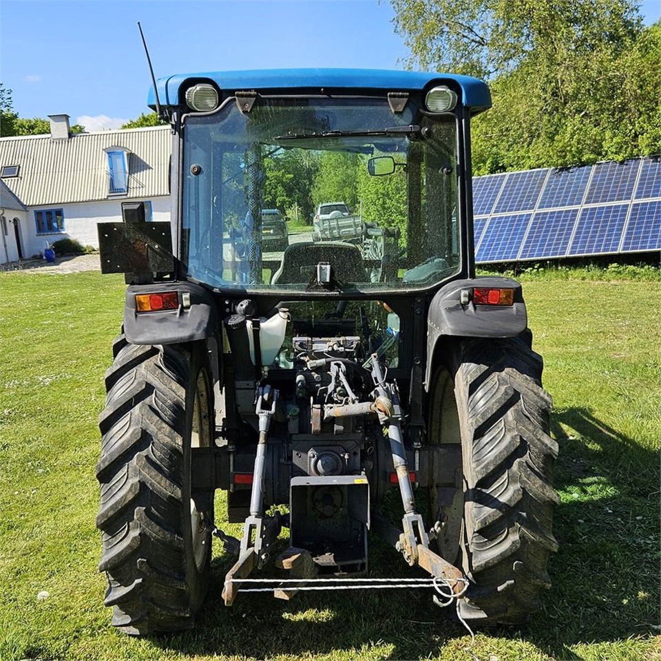 New Holland TN55D - Trator: foto 4 New Holland TN55D - Trator: foto 4