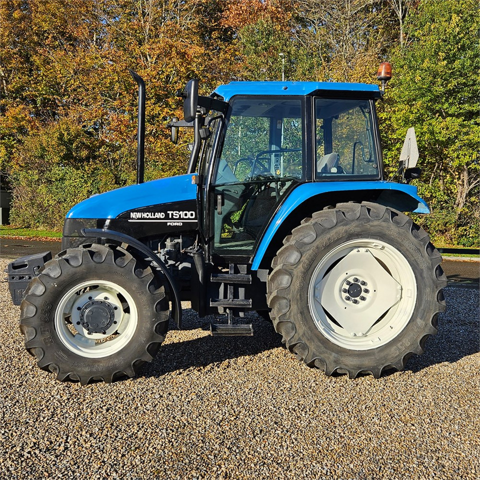 New Holland TS 100 - Trator: foto 3 New Holland TS 100 - Trator: foto 3