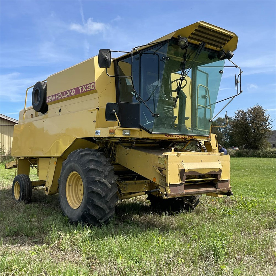Ceifeira debulhadora New Holland TX 30: foto 11