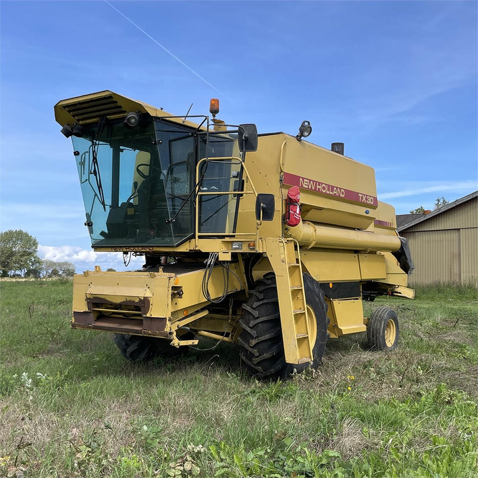 Ceifeira debulhadora New Holland TX 30: foto 14