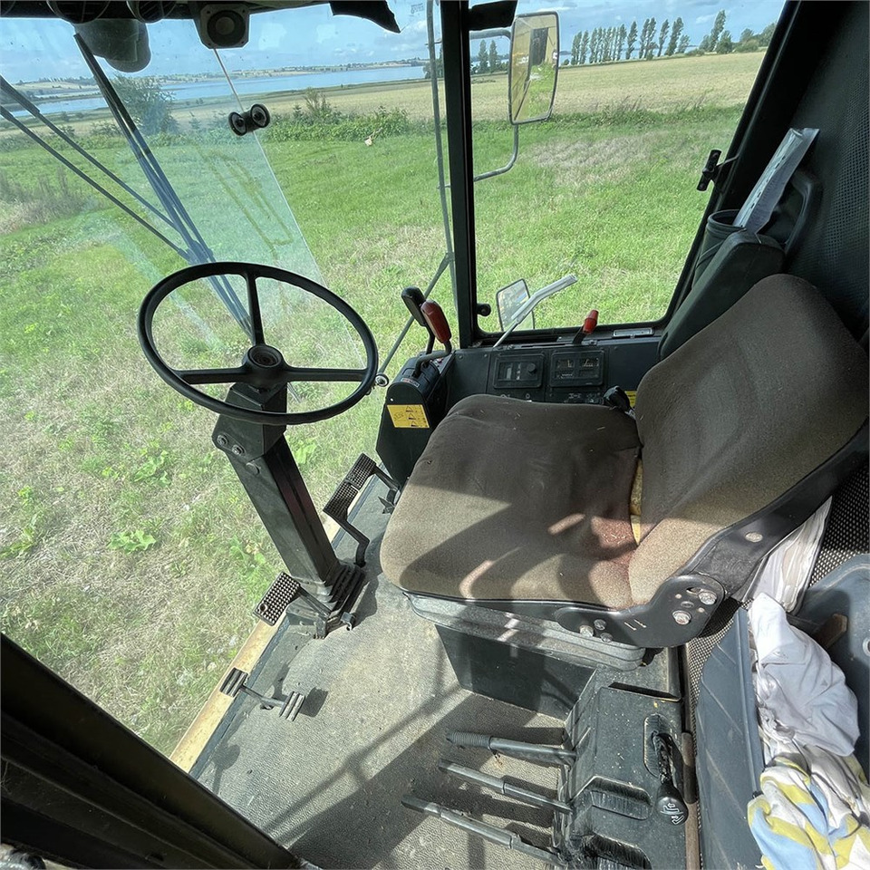 Ceifeira debulhadora New Holland TX 30: foto 17
