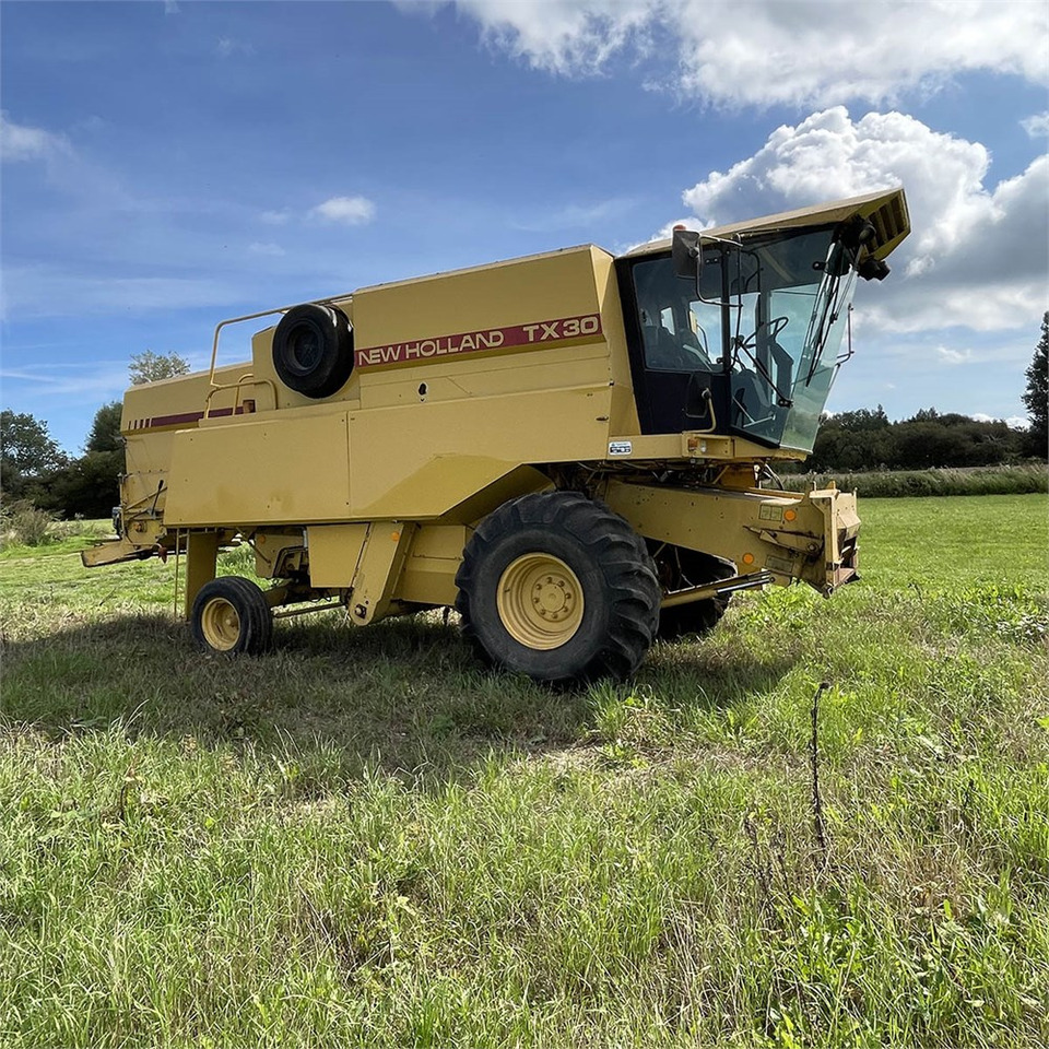 Ceifeira debulhadora New Holland TX 30: foto 10